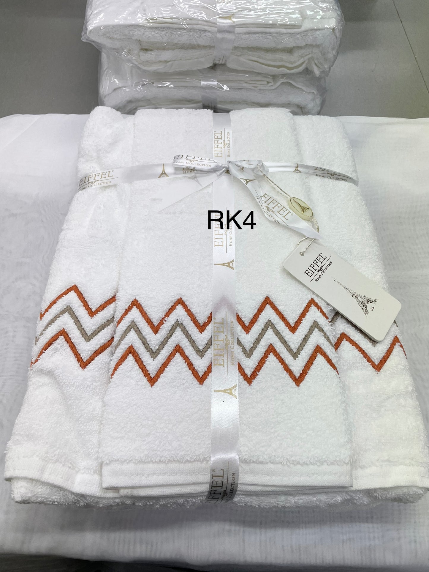 KOMPLET RUČNIK ŠTIKANI UZORAK 1komad 100x150 + 1komad 50x90