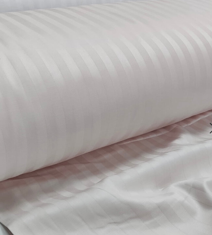 Materijal saten boja vanilije 100%pamuk /uzorak prugica širina 240cm