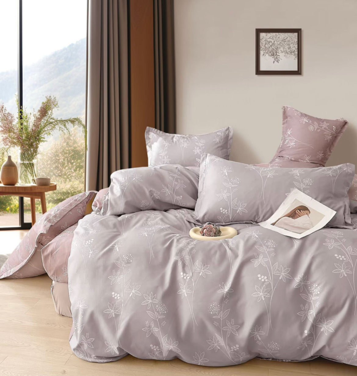 KOMPLET POSTELJINA MAXI- komplet sadrži 1kom  navlaka za poplun 200x220+2jastučnice 60x80+2jastučnice 50x50+ 1plahtu ravnu 220x240