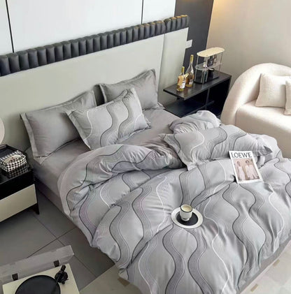 KOMPLET POSTELJINA MAXI- komplet sadrži 1kom  navlaka za poplun 200x220+2jastučnice 60x80+2jastučnice 50x50+ 1plahtu ravnu 220x240