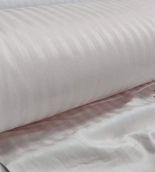 Materijal saten boja vanilije  100%pamuk /uzorak prugica širina 240cm